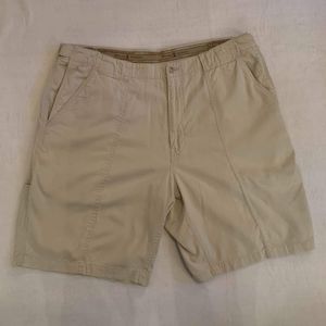 👽Tommy Bahama Tan Shorts Size 38